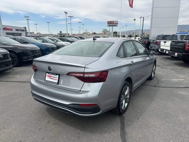 Used 2024 Volkswagen Jetta SE FWD image 11