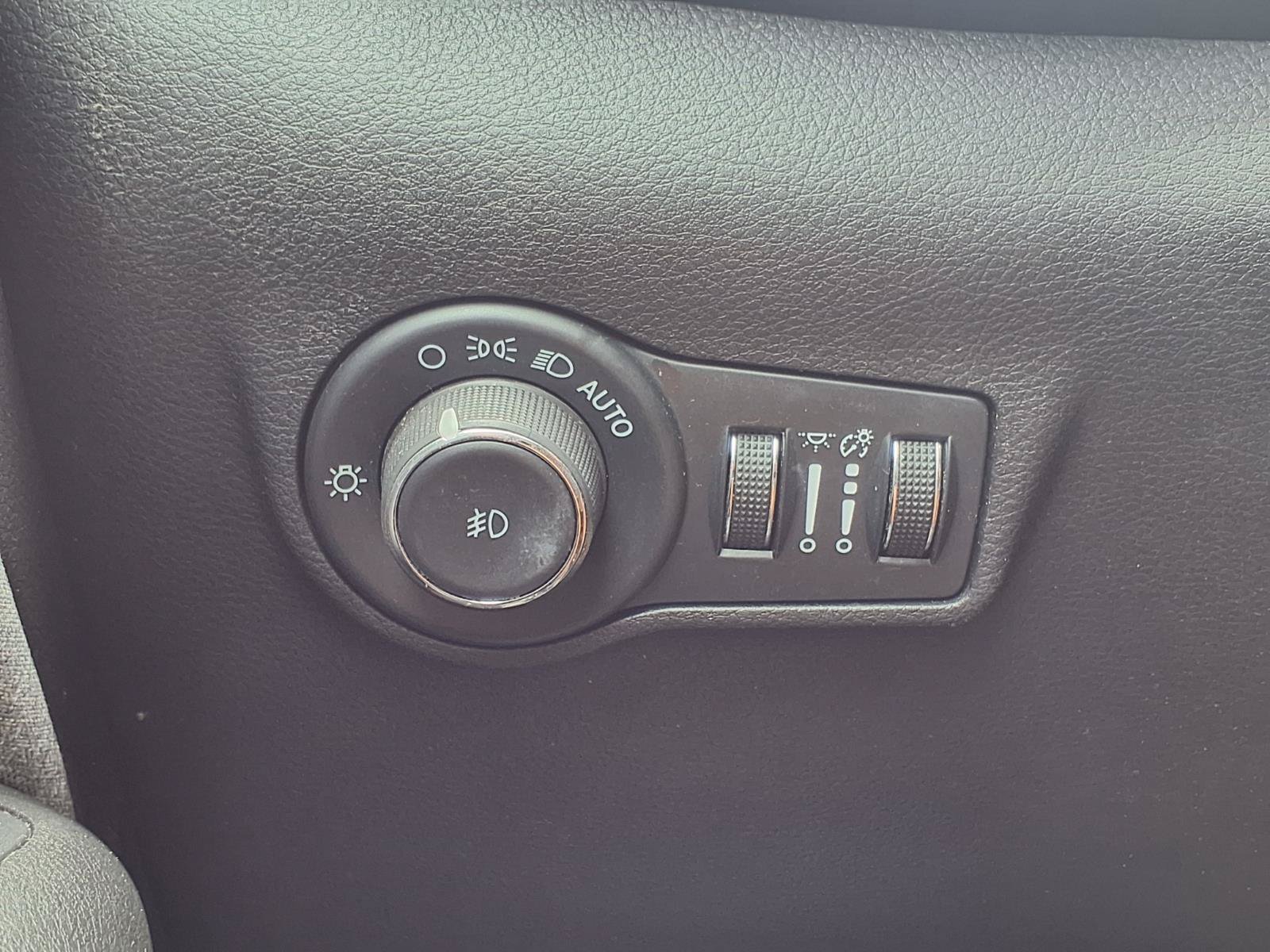 Used 2024 Jeep Compass Latitude AWD/4WD image 8