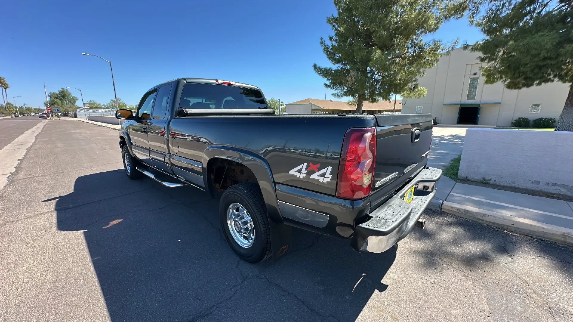 Used 2003 Chevrolet Silverado 2500 LS w/ Snow Plow Prep Package AWD/4WD image 2