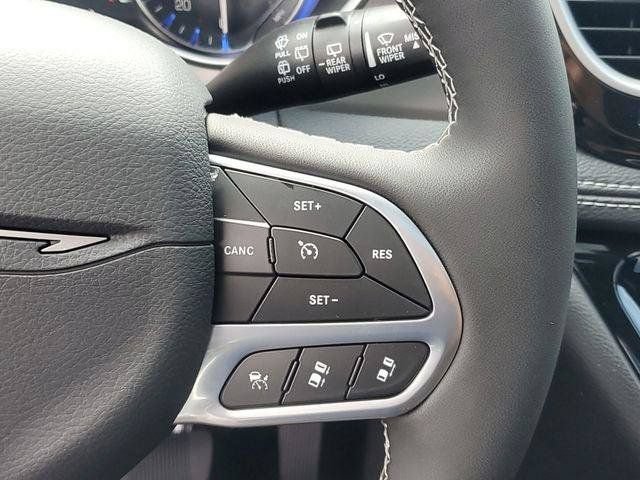 New 2027 Chrysler Pacifica Select AWD/4WD image 22