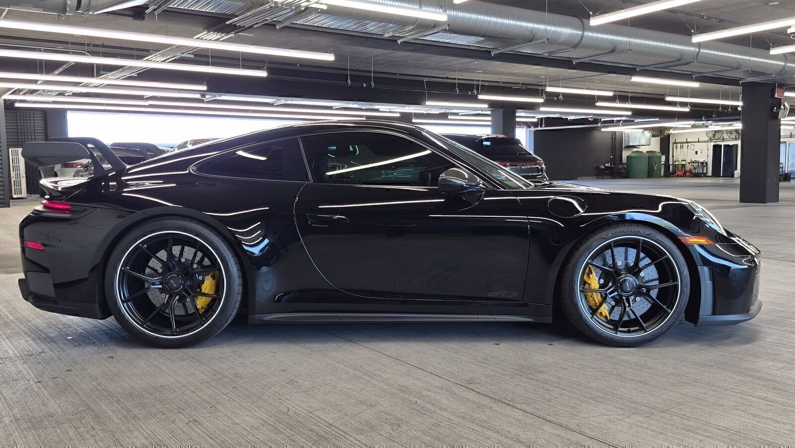 Certified 2026 Porsche 911 GT3 w/ Weissach Package RWD image 7