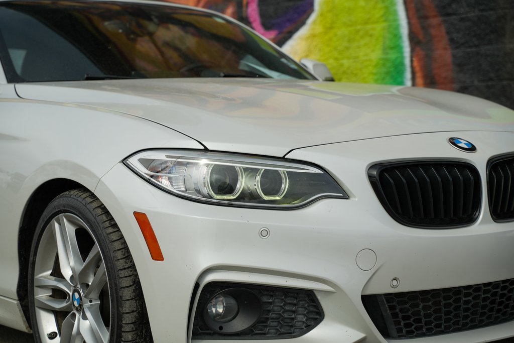 Used 2017 BMW 230i Convertible image 3