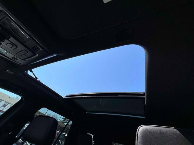 Used 2022 Chevrolet Tahoe RST w/ Luxury Package AWD/4WD image 40