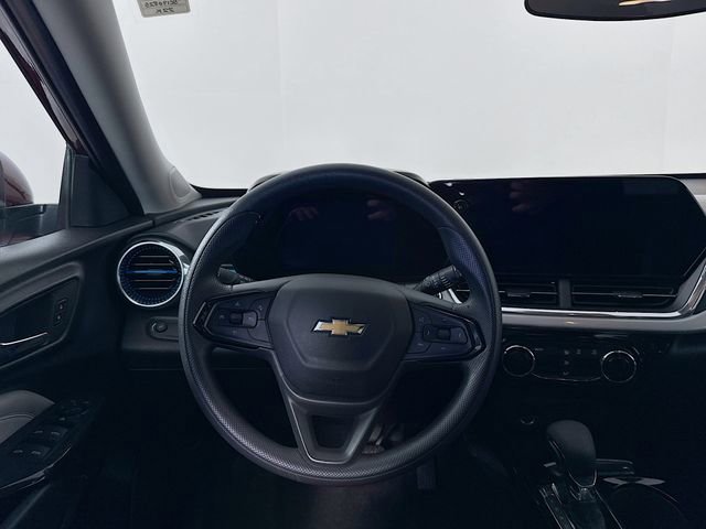 Used 2025 Chevrolet Trax LT image 21