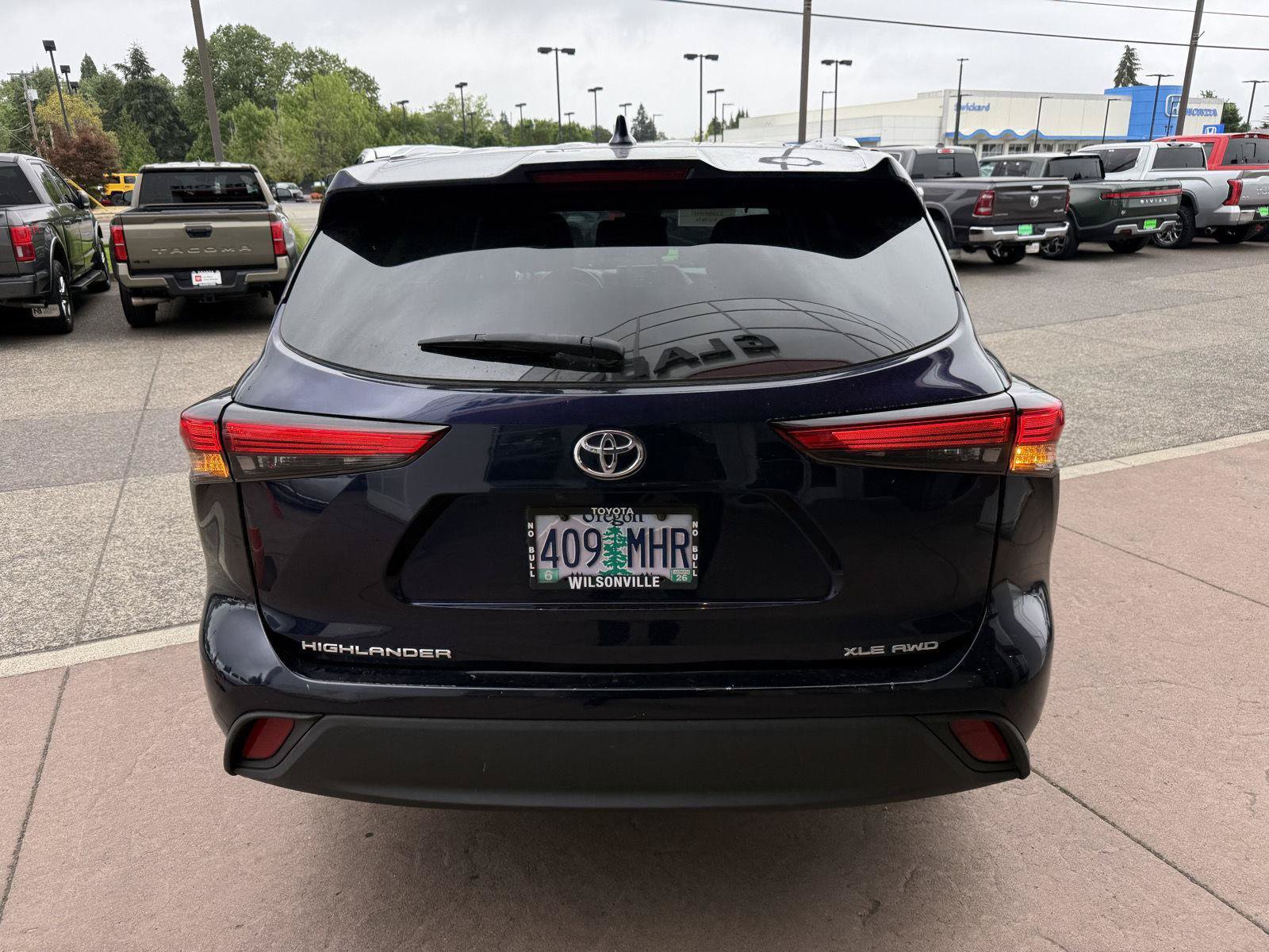 Certified 2021 Toyota Highlander XLE AWD/4WD image 7