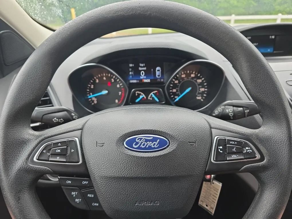 Used 2018 Ford Escape SE FWD image 17