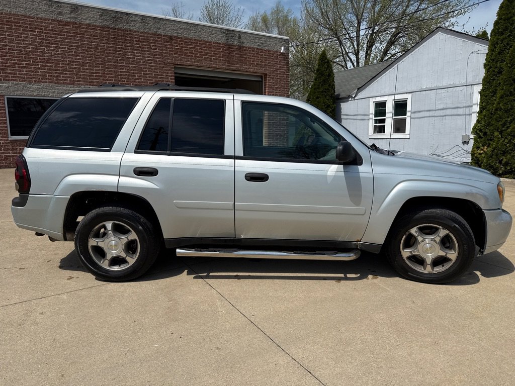 Used 2008 Chevrolet TrailBlazer LS AWD/4WD image 4
