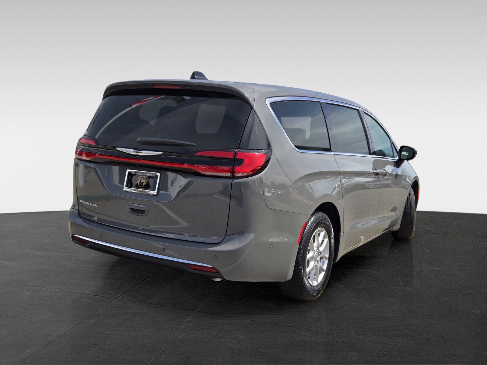 New 2025 Chrysler Pacifica Select w/ Uconnect Theater Family Group image 5