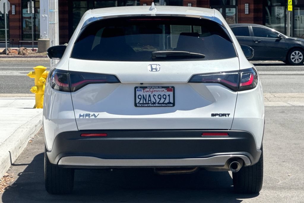 Certified 2025 Honda HR-V Sport image 5