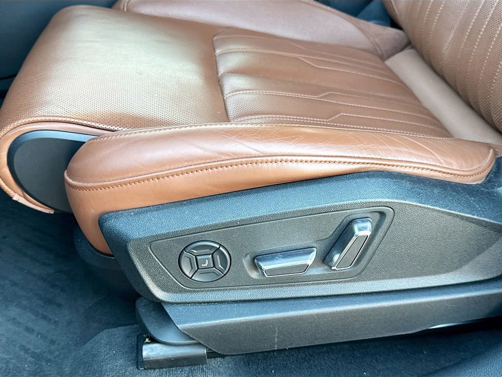 Used 2019 Audi e-tron Prestige w/ Prestige Package image 25