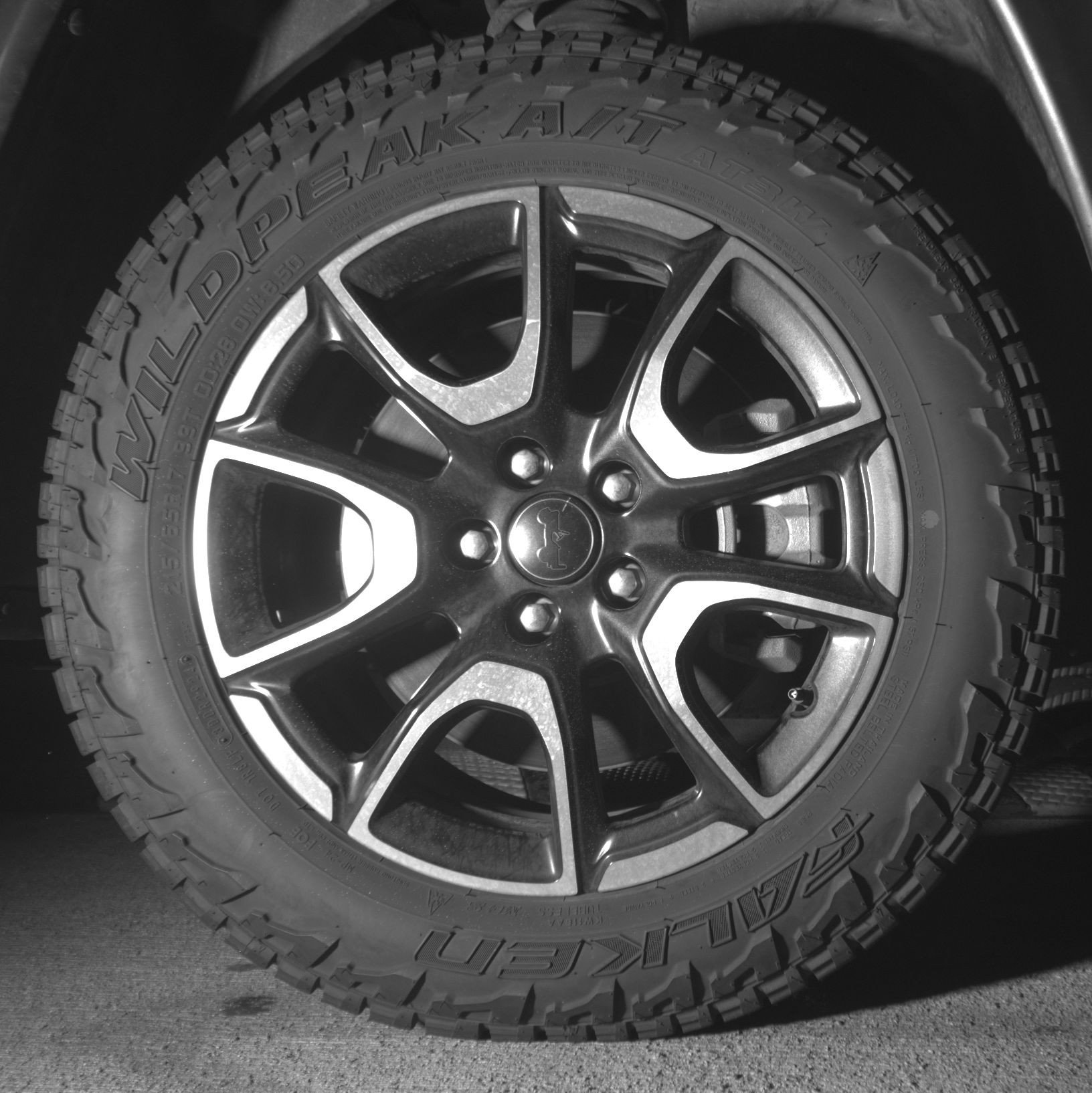 Used 2025 Jeep Compass Trailhawk image 13