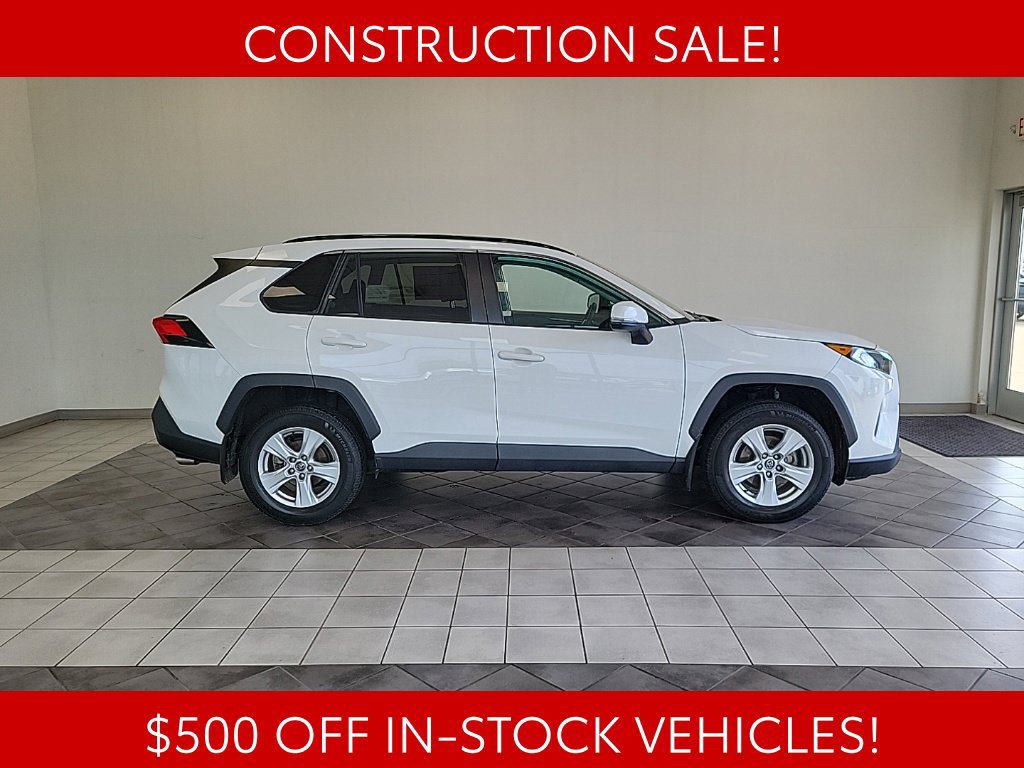 Used 2021 Toyota RAV4 XLE AWD/4WD image 4