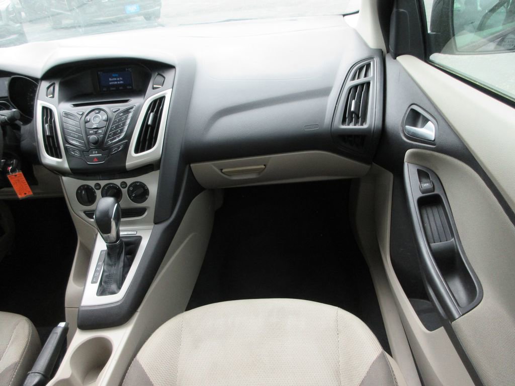 Used 2014 Ford Focus SE image 16