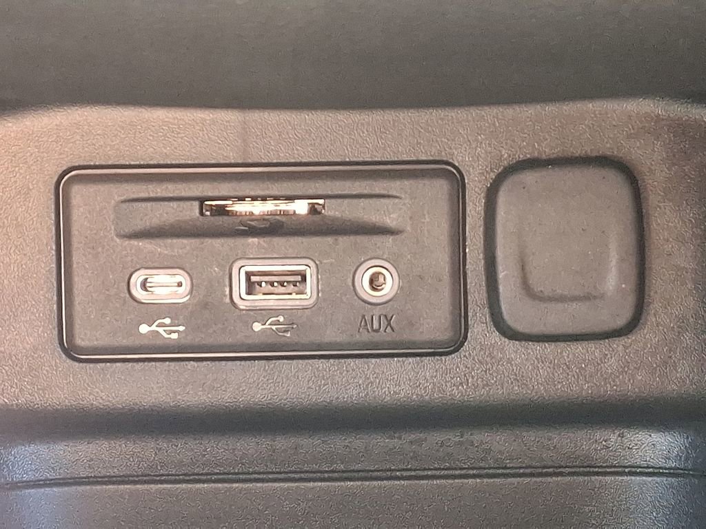 Certified 2023 Chevrolet Equinox RS FWD image 26