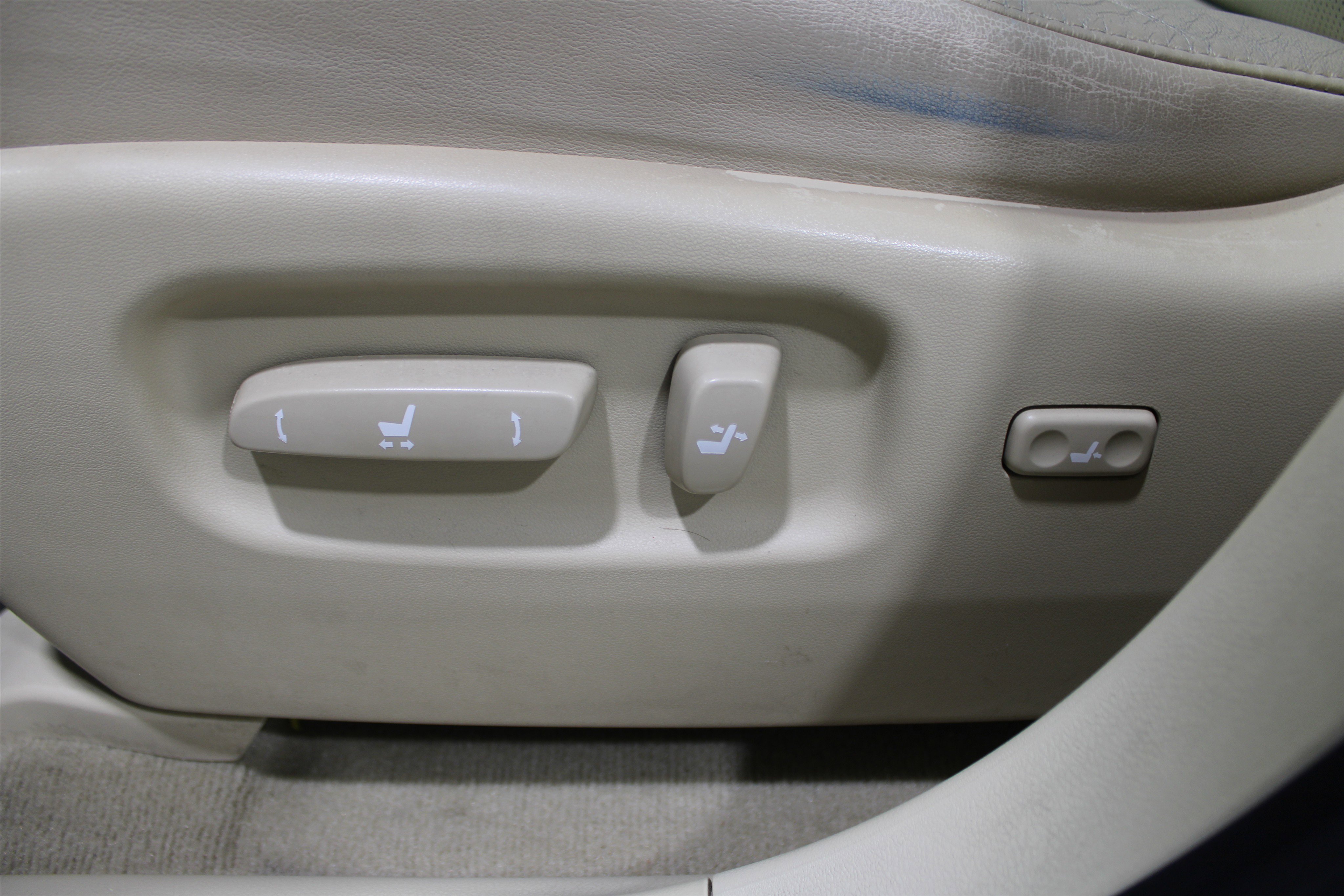 Used 2012 Lexus RX 350 AWD w/ Premium Pkg image 4