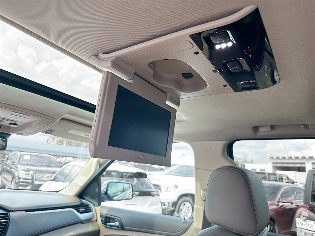 Used 2020 Chevrolet Suburban Premier image 25