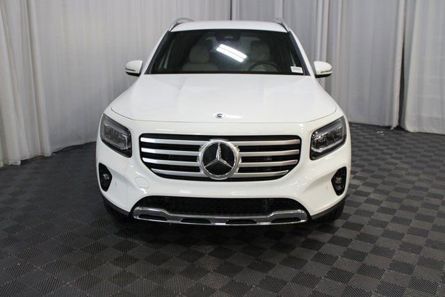 New 2025 Mercedes-Benz GLB 250 4MATIC image 2