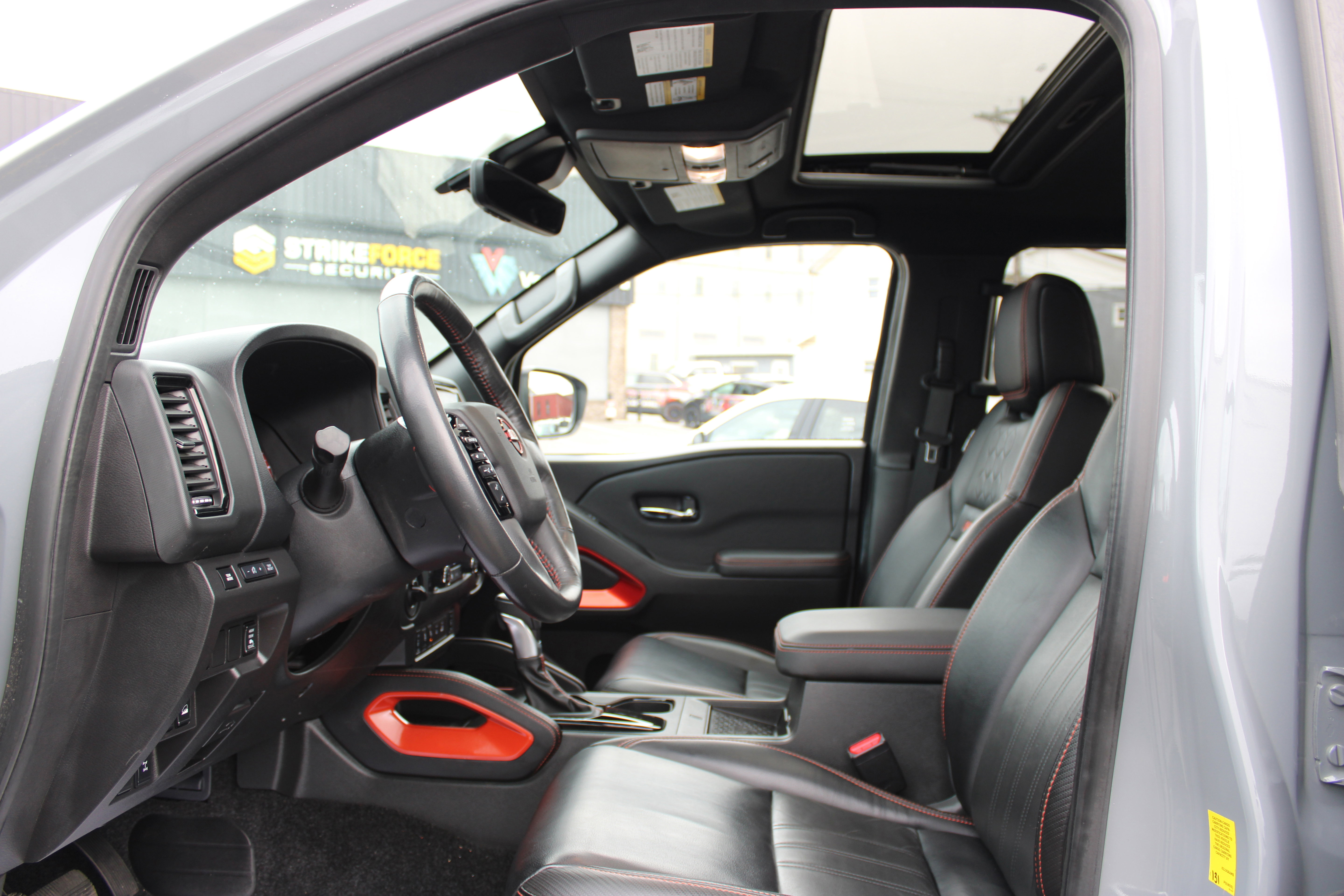 Certified 2024 Nissan Frontier PRO-4X w/ Pro Premium Package image 14