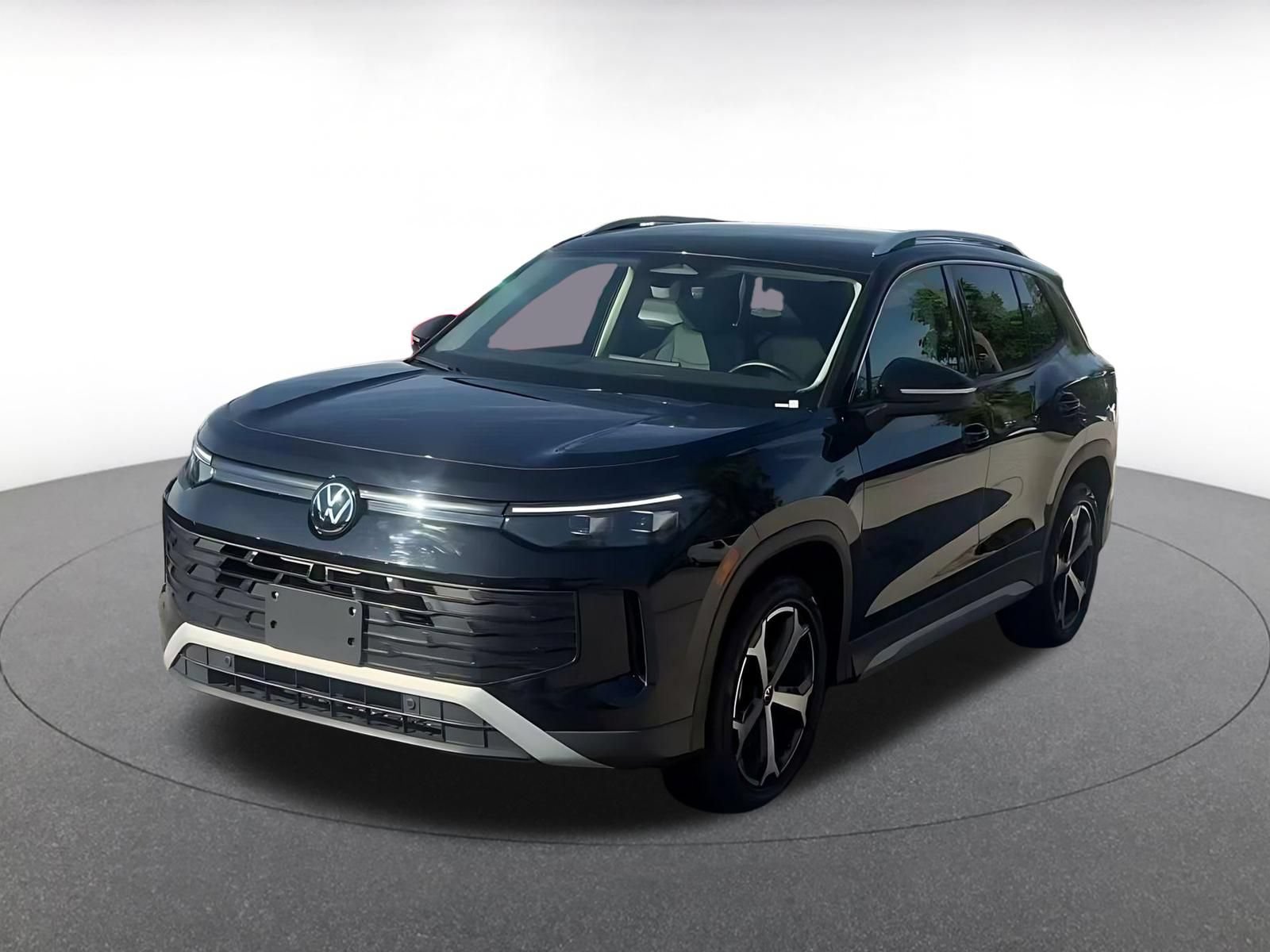 Used 2026 Volkswagen Tiguan SE AWD/4WD image 6