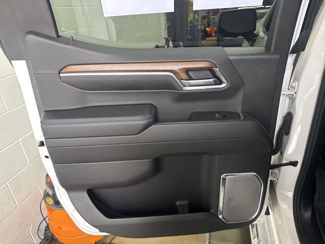 Used 2024 Chevrolet Silverado 1500 High Country w/ High Country Premium Package image 16