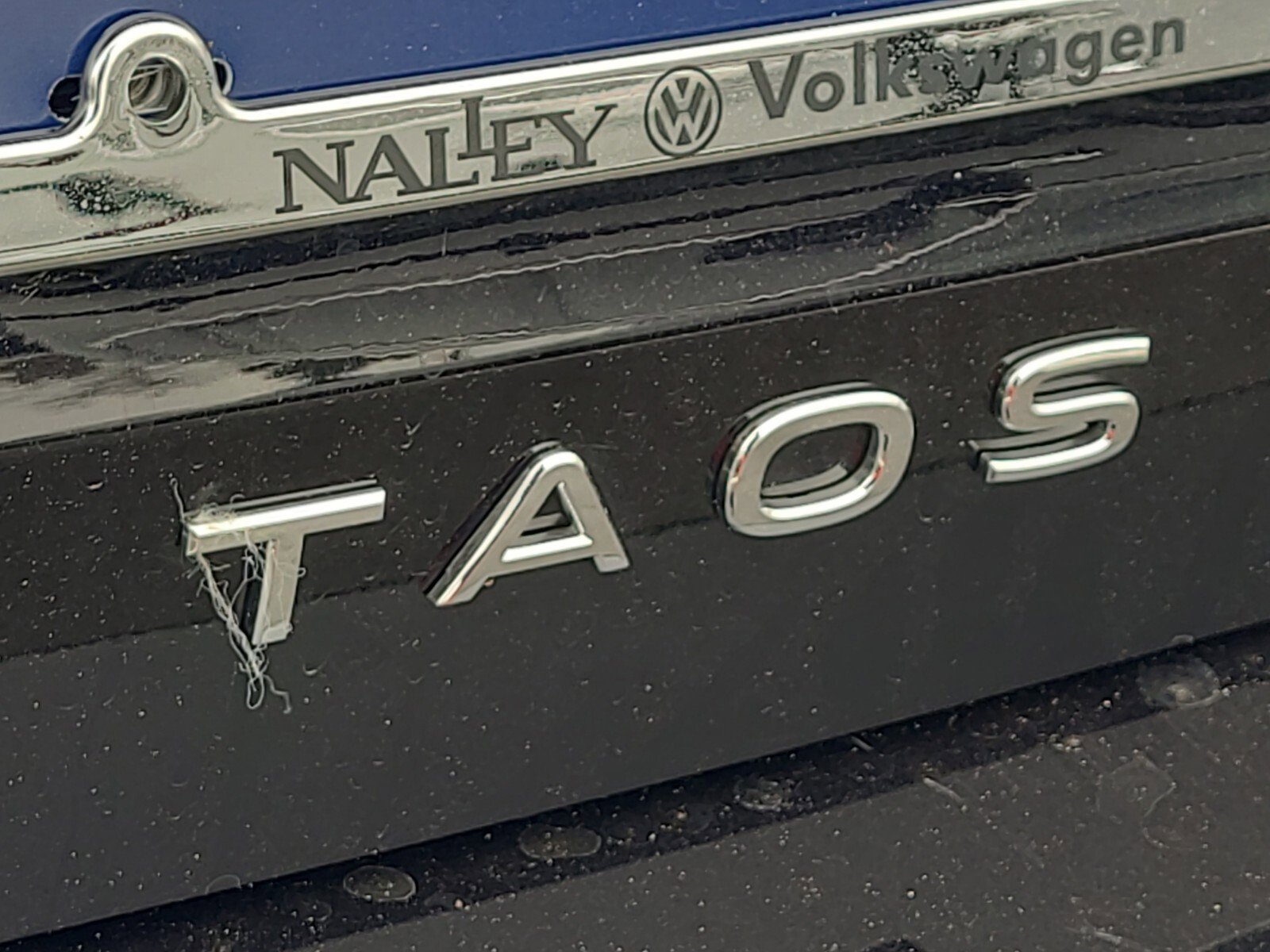 Certified 2025 Volkswagen Taos SE image 29