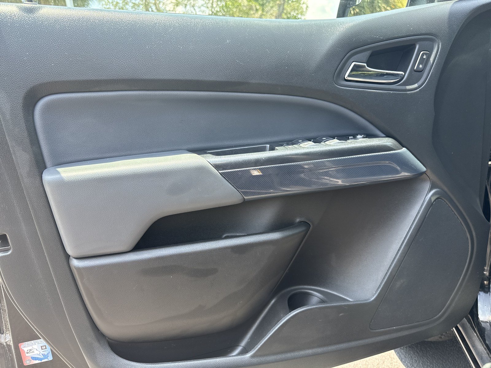 Used 2022 Chevrolet Colorado Z71 AWD/4WD image 16