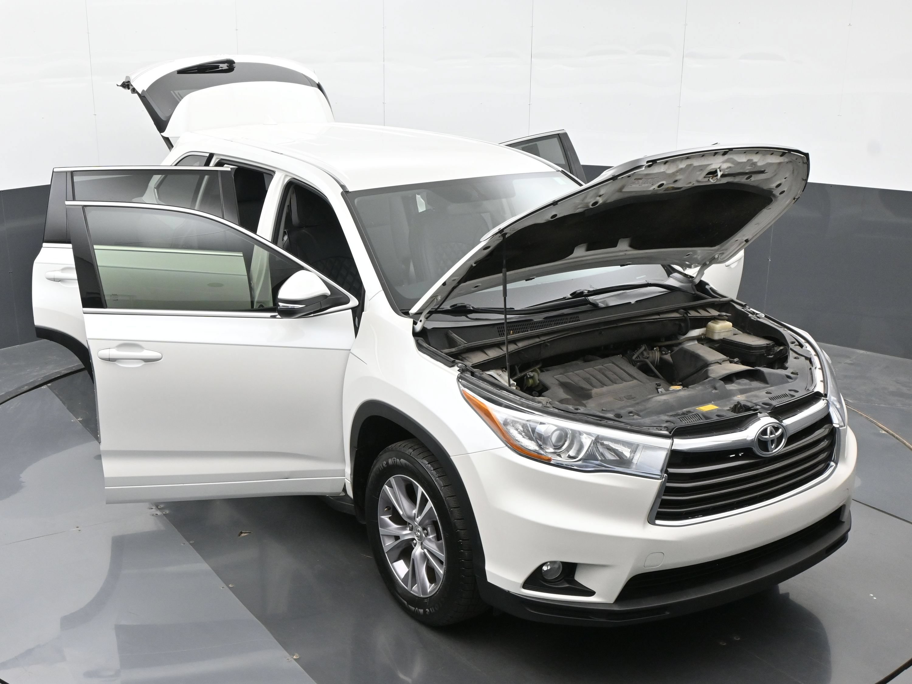 Used 2015 Toyota Highlander Plus AWD/4WD image 48