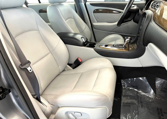 Used 2005 Jaguar S-TYPE R image 15