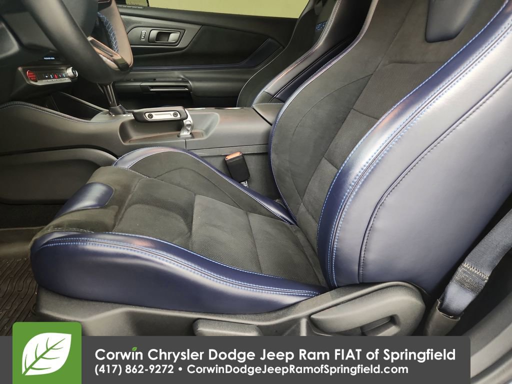 Used 2025 Ford Mustang Dark Horse image 19