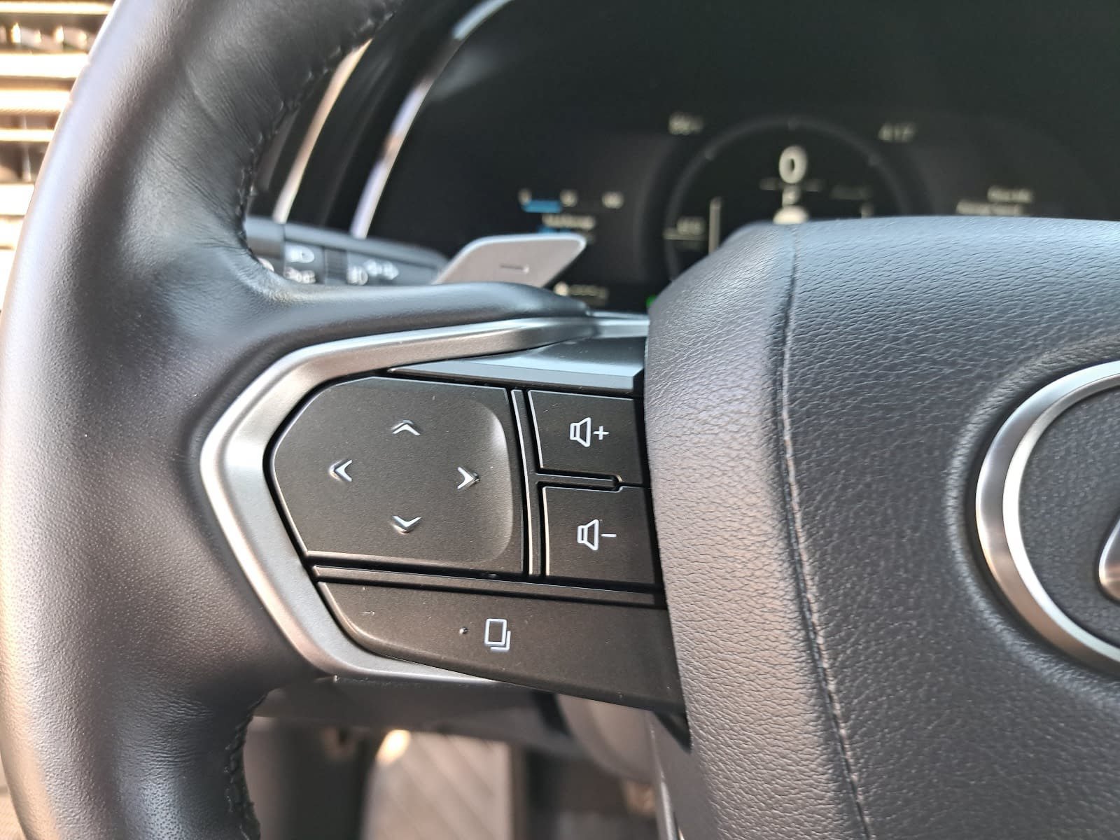 Used 2026 Lexus RX 450h AWD w/ Convenience Package image 19