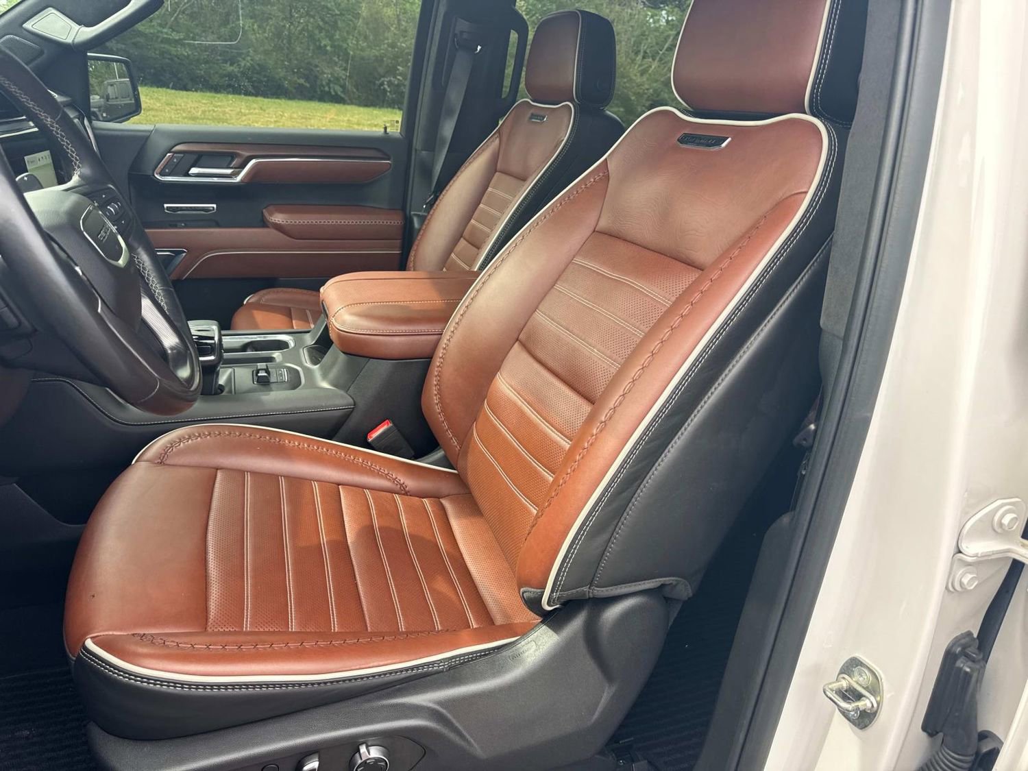 Used 2023 GMC Sierra 1500 Denali Ultimate AWD/4WD image 32