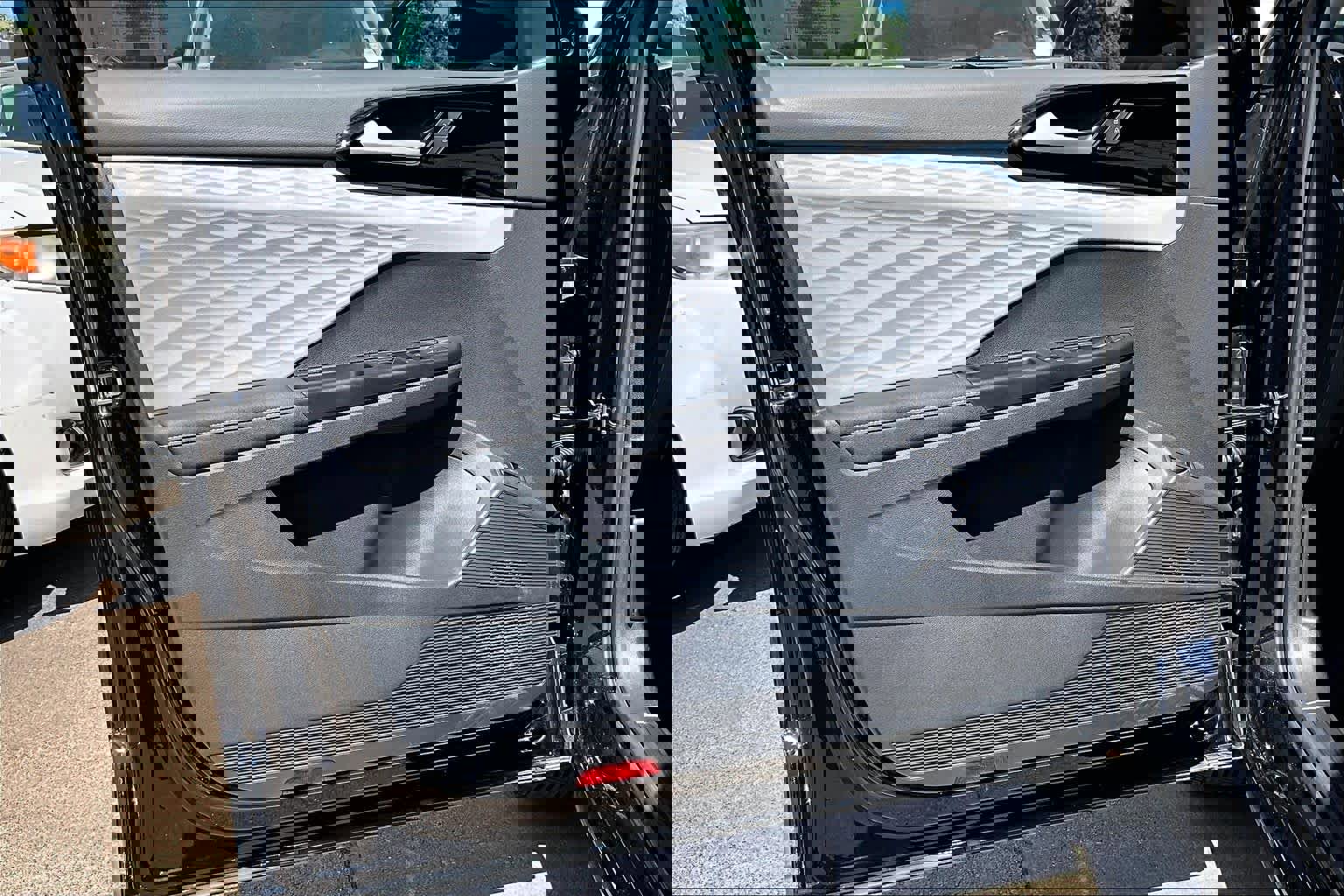 Used 2024 Volkswagen Taos S w/ MDO Package image 20