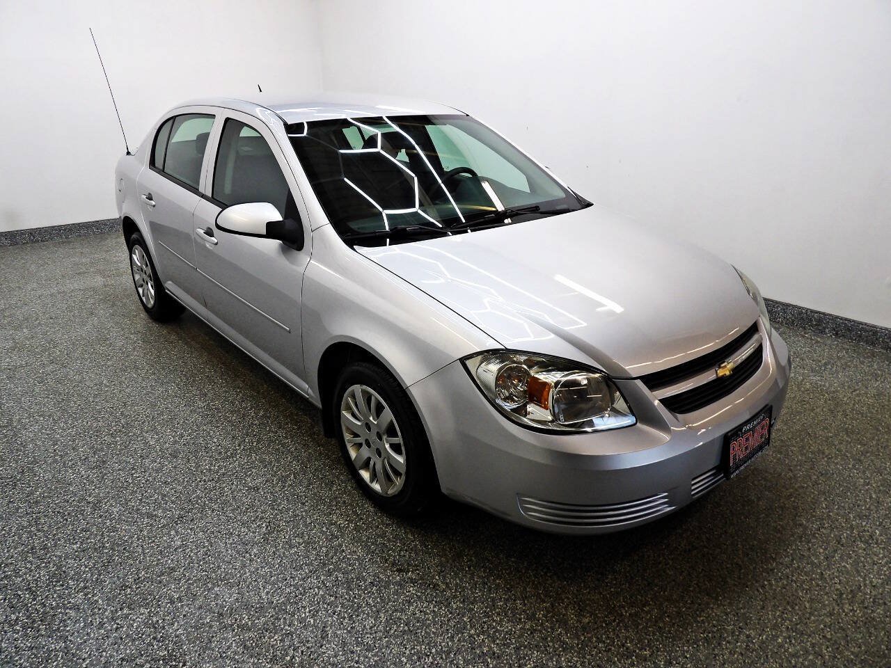 Used 2010 Chevrolet Cobalt LT FWD image 3