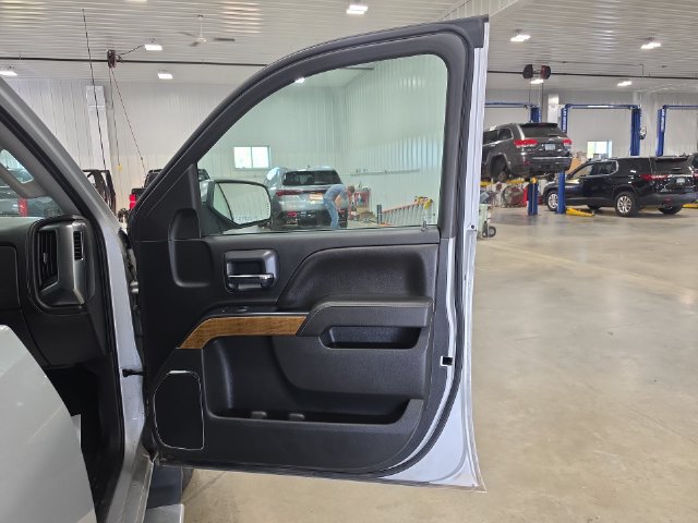 Used 2015 Chevrolet Silverado 1500 LTZ AWD/4WD image 30