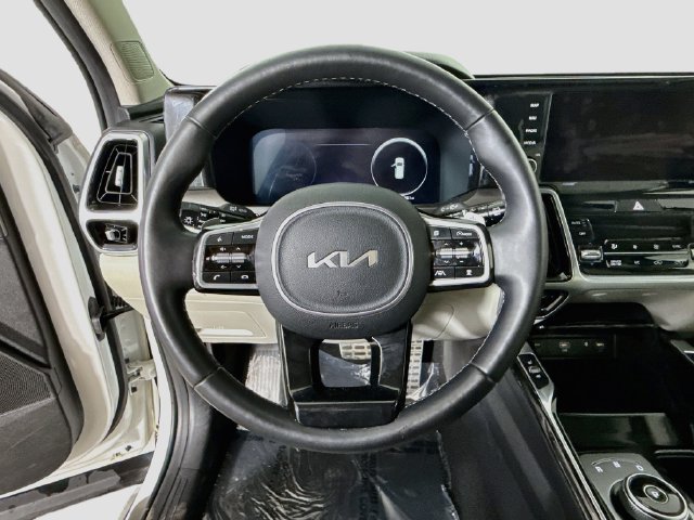 Used 2023 Kia Sorento SX Prestige w/ Panoramic Sunroof Package AWD/4WD image 12