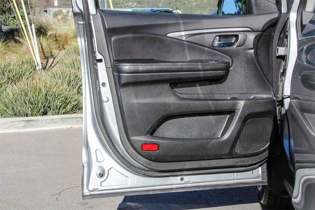 Used 2017 Honda Ridgeline RTL-T image 21