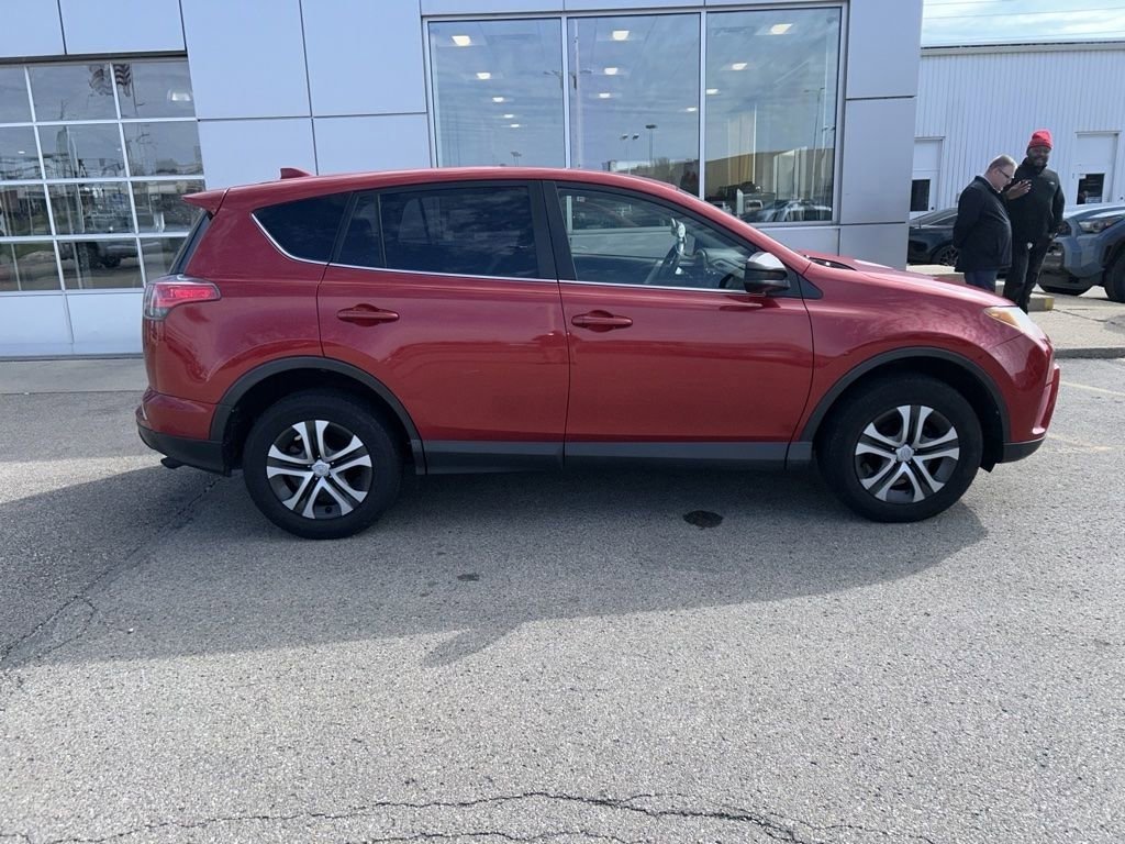 Used 2017 Toyota RAV4 LE image 5