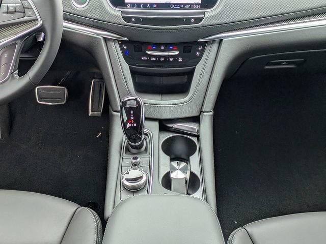 New 2026 Cadillac XT5 Sportv w/ LPO, Floor Liner Package AWD/4WD image 18
