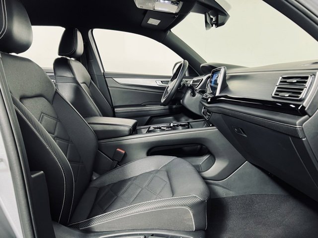 Used 2024 Volkswagen Atlas Cross Sport SE image 17