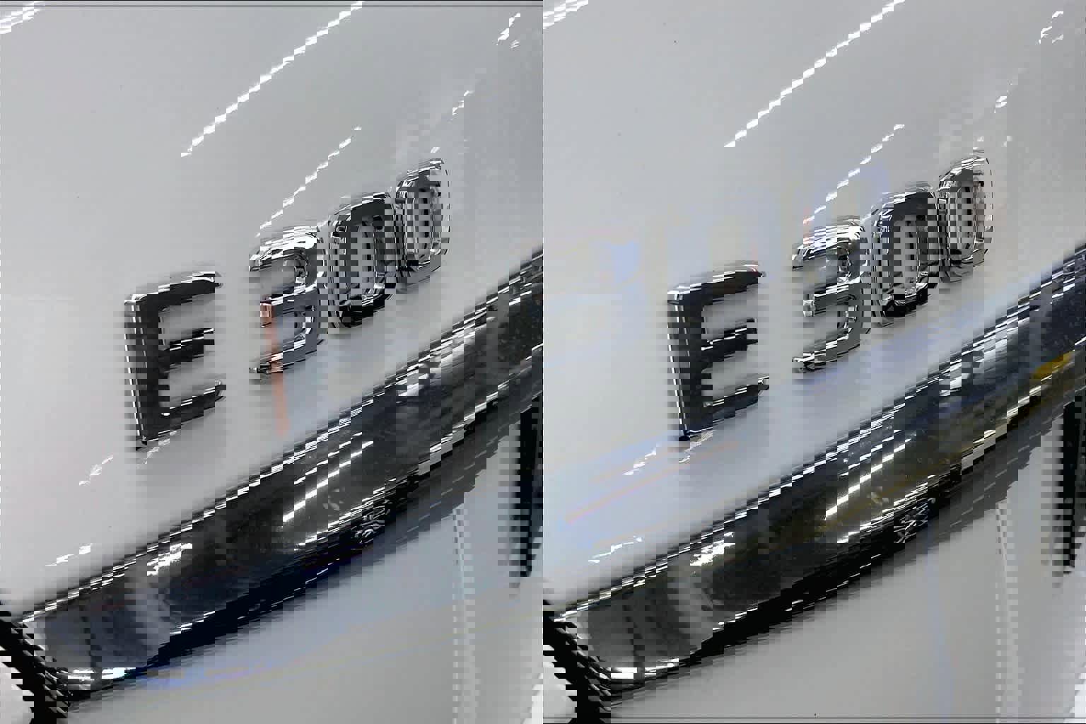 Used 2017 Mercedes-Benz E 300 image 31