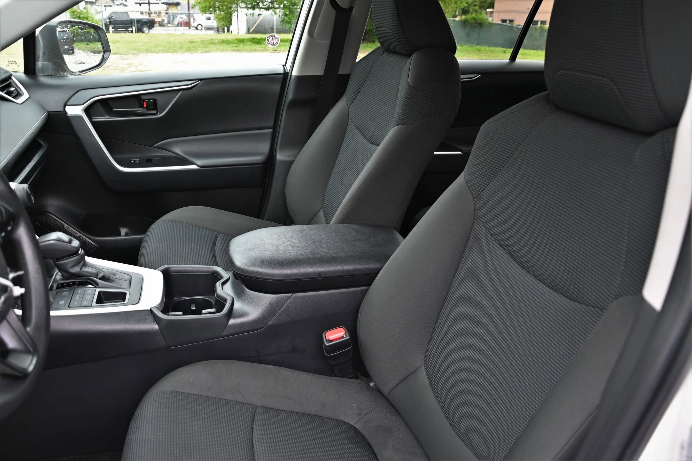 Used 2025 Toyota RAV4 LE image 11