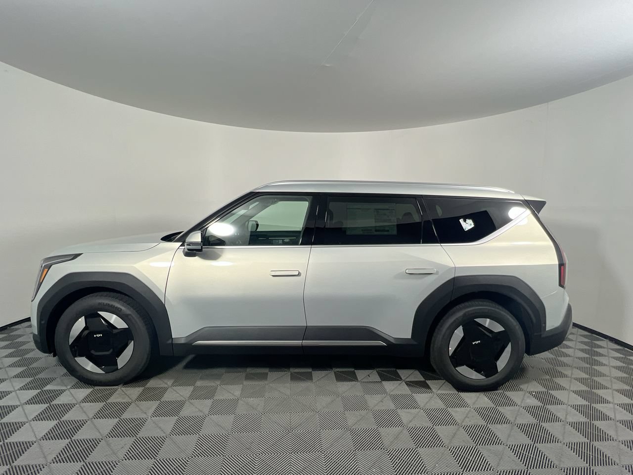 New 2026 Kia EV9 Light RWD image 8