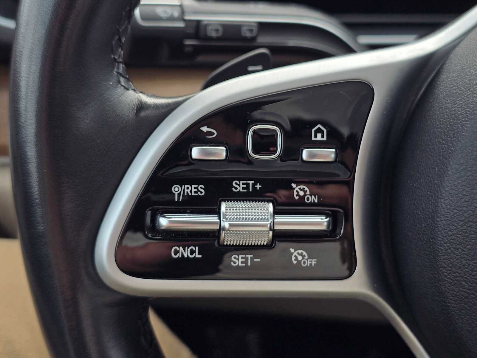 Used 2021 Mercedes-Benz GLE 350 4MATIC image 33