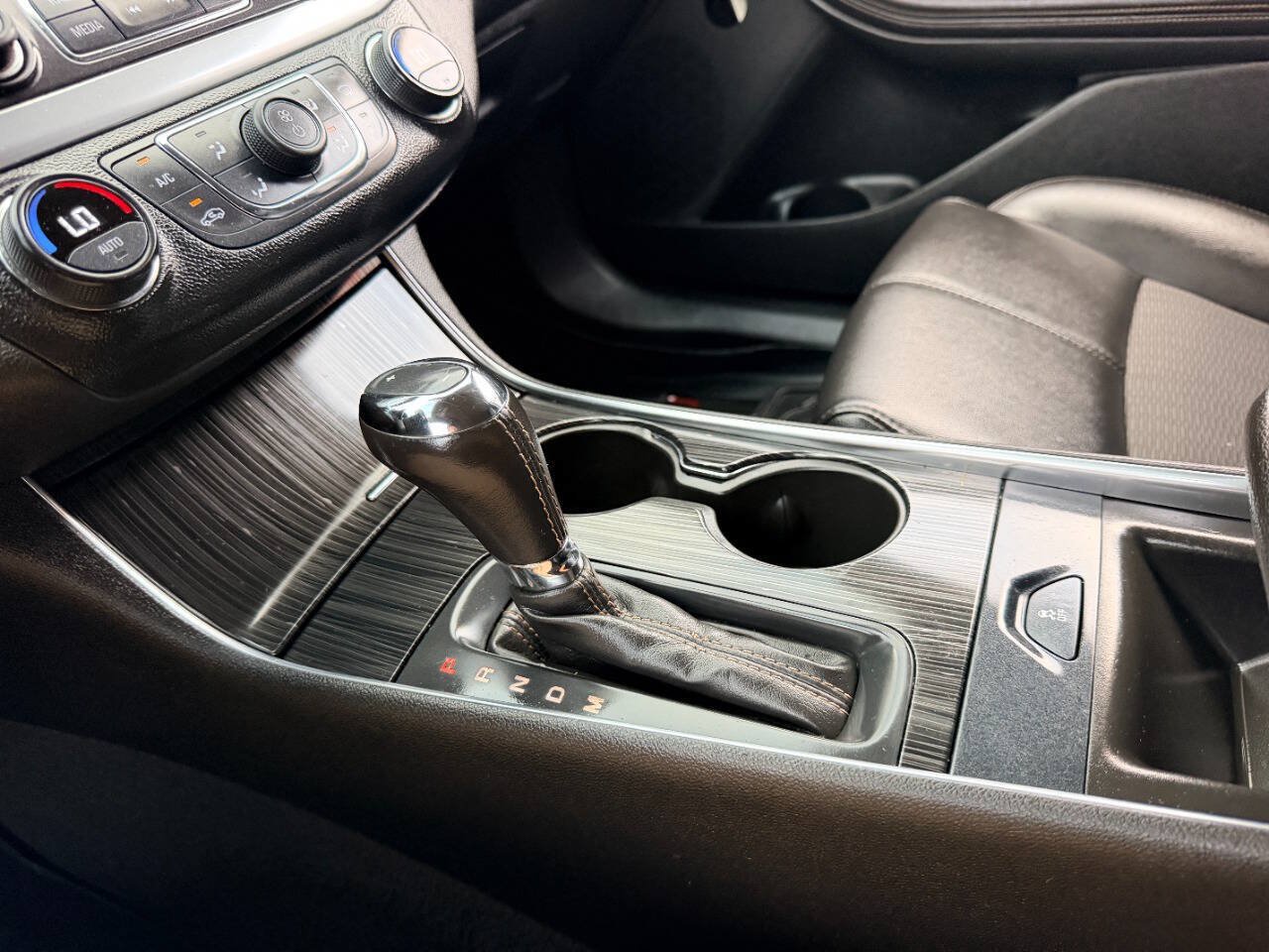 Used 2019 Chevrolet Impala LT FWD image 37