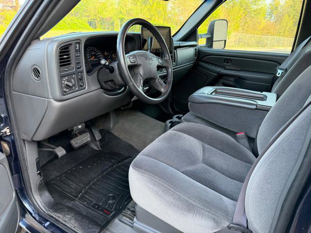 Used 2006 GMC Sierra 2500 SLE w/ Snow Plow Prep Package image 28