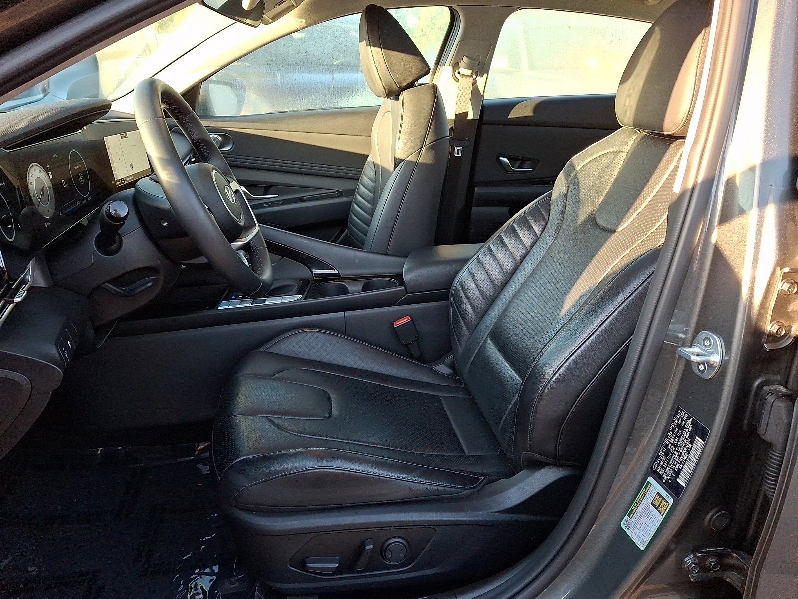 Certified 2024 Hyundai Elantra Limited FWD image 13