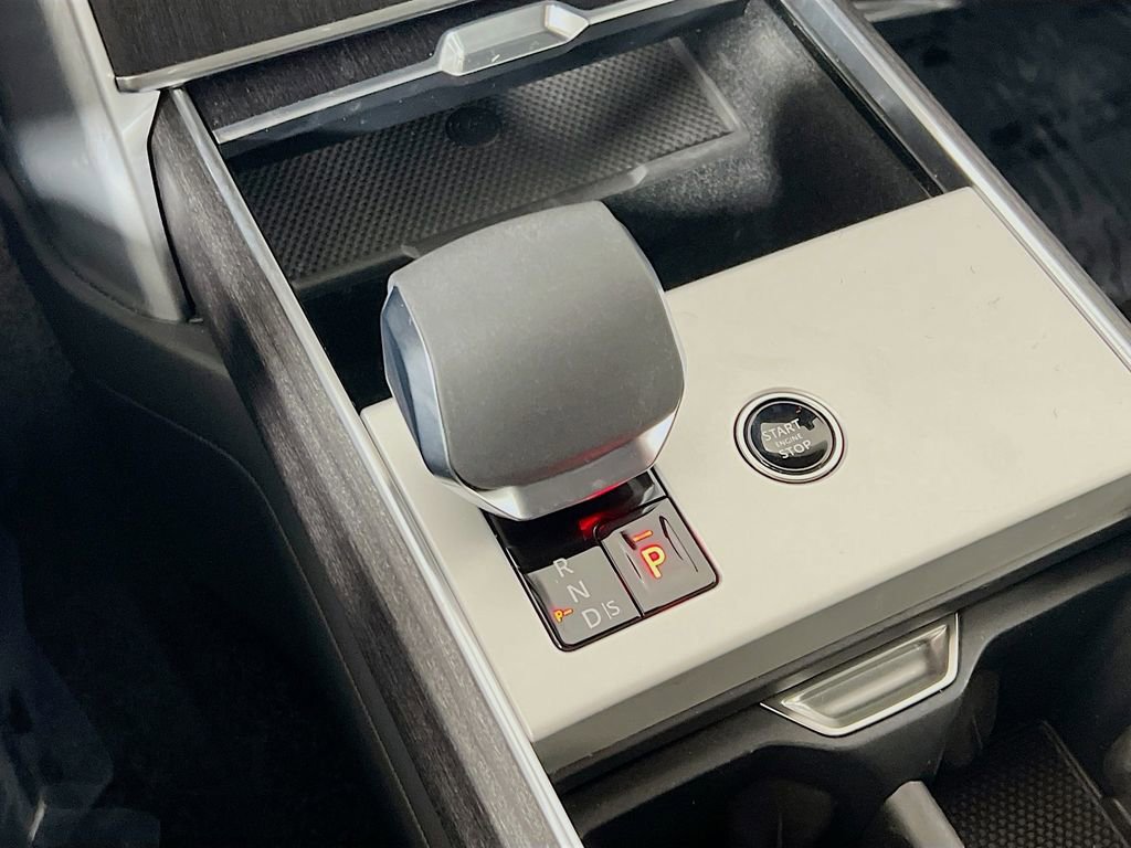 Used 2025 Land Rover Range Rover SE AWD/4WD image 17