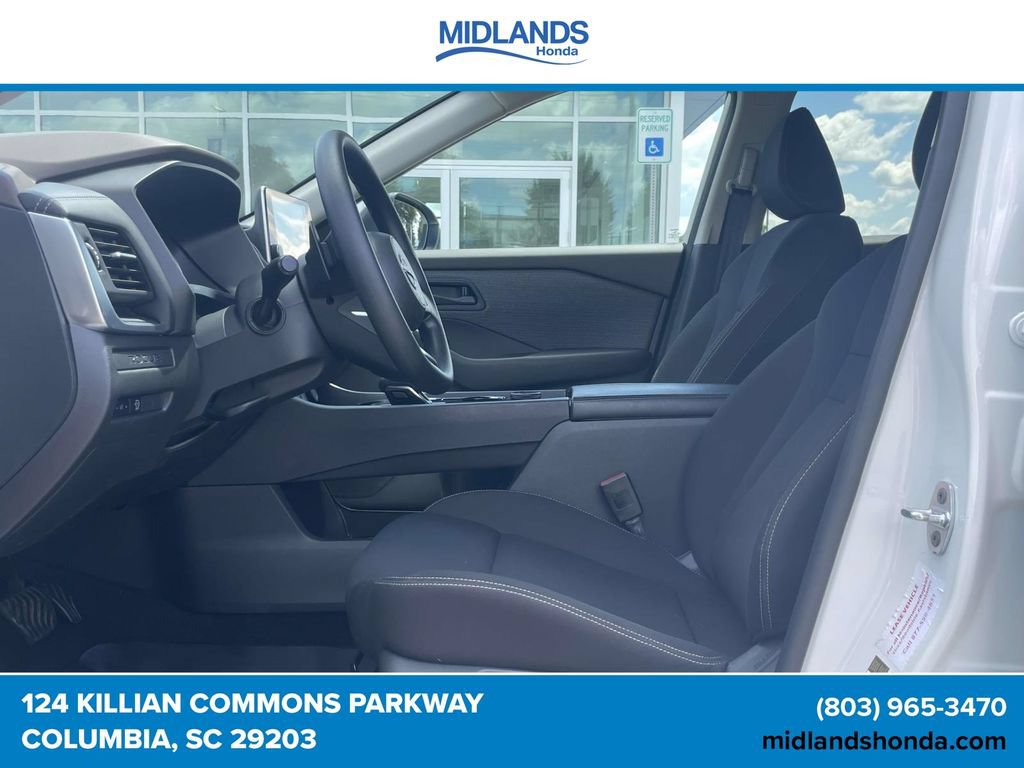 Used 2023 Nissan Rogue S AWD/4WD image 13