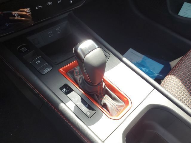 New 2026 Nissan Kicks SR FWD image 18