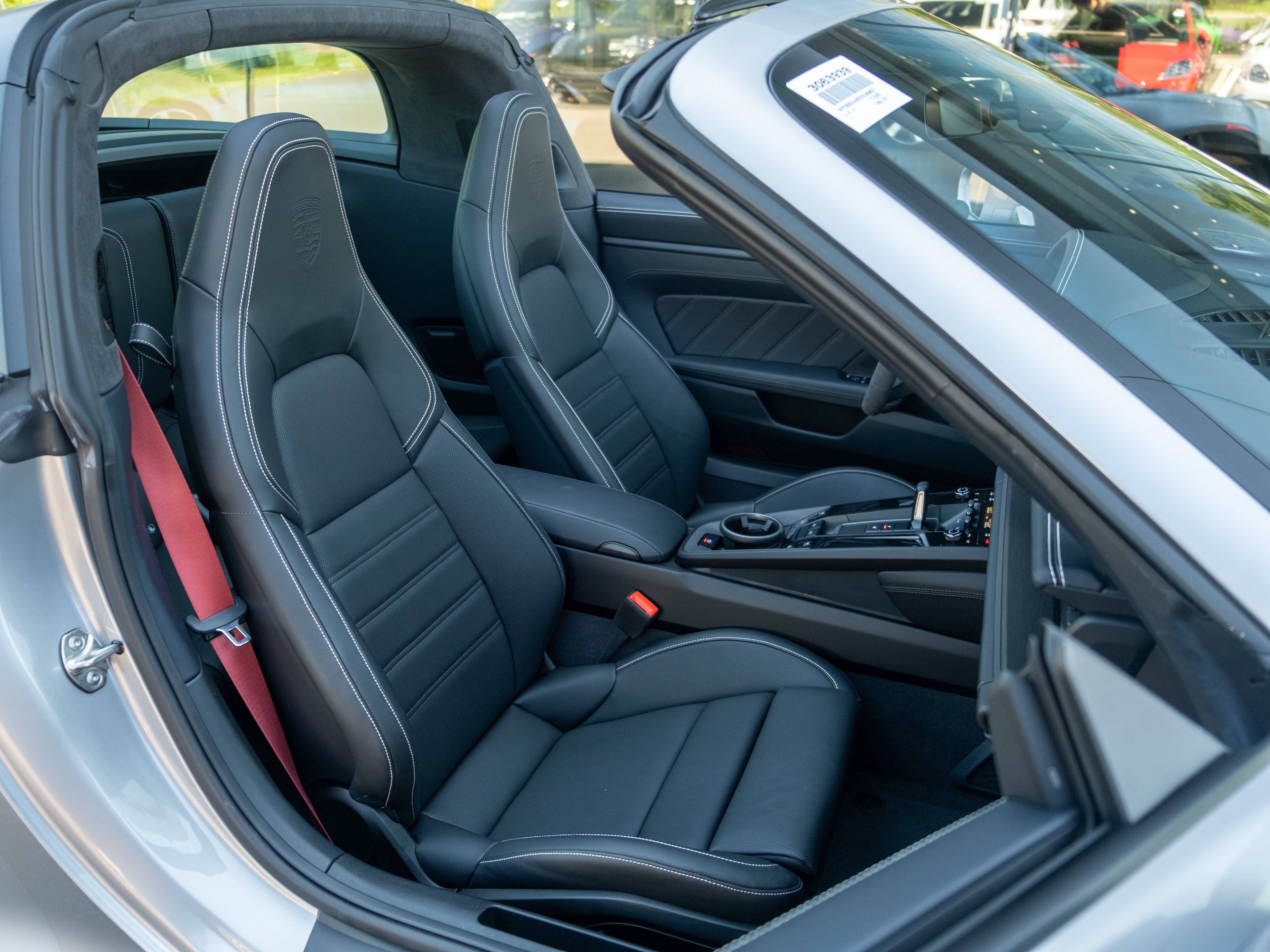Certified 2025 Porsche 911 Targa 4 GTS AWD/4WD image 47